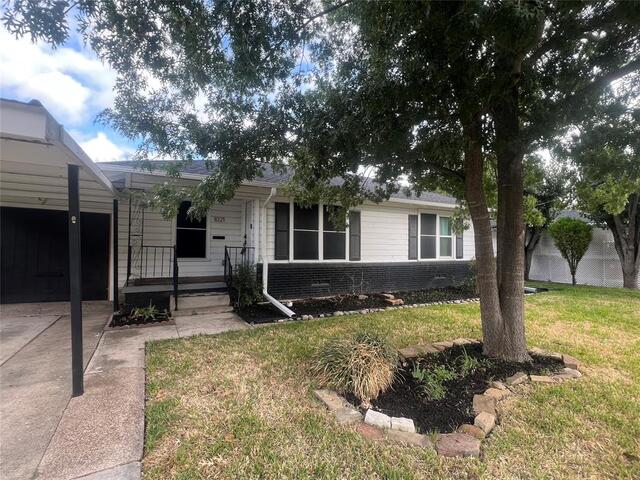 1021 E Russell, Avenue Carrollton, TX photo 26