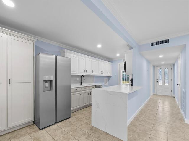 2033 Lymington, Road Carrollton, TX photo 6