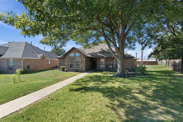 3713 Pheasant, Hollow Denton, TX photo 3