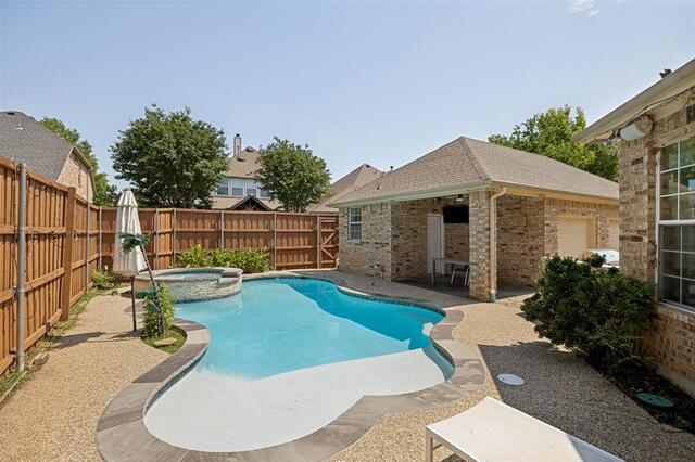 2521 Sir Tristram, Lane Lewisville, TX photo 29