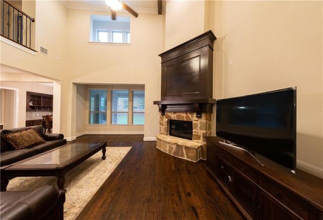 879 Grassy Shore, Court Allen, TX photo 8