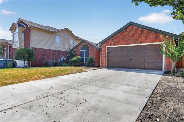 425 Wentworth Drive, Flower Mound, TX photo 3
