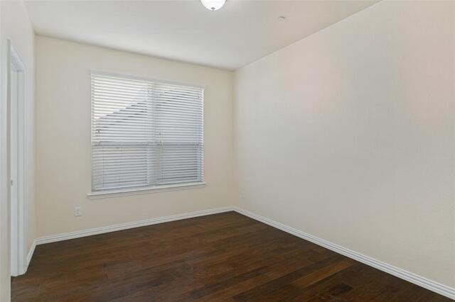 1613 Black Duck Terrace, E Carrollton, TX photo 15
