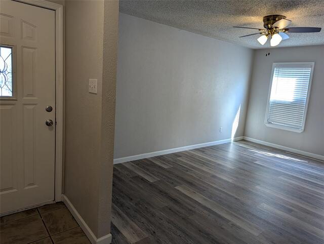 2727 Colonial, Drive Carrollton, TX photo 2
