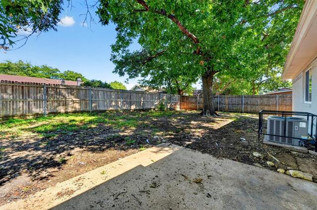 2127 Versailles, Drive Carrollton, TX photo 29