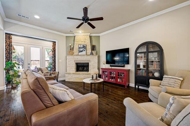 8104 Paisley, The Colony, TX photo 11