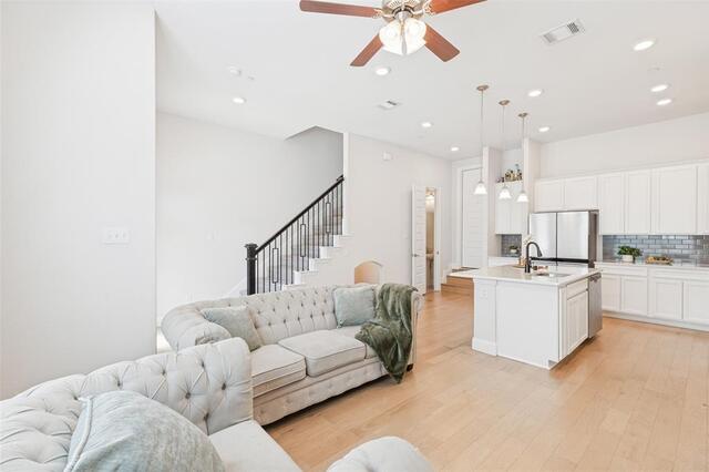 2917 Troutt, Drive Carrollton, TX photo 4