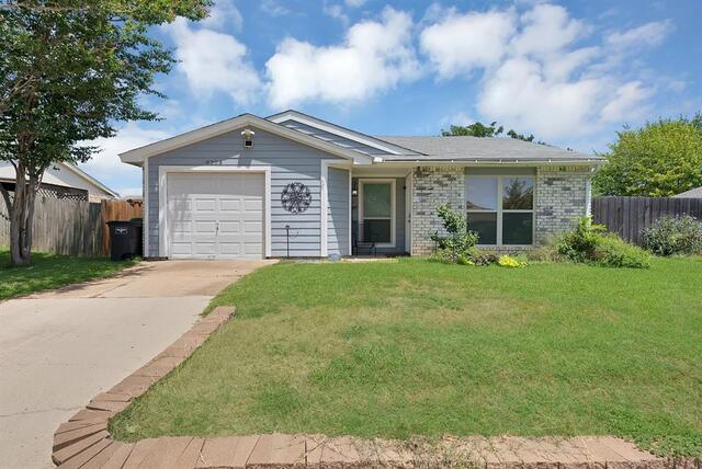 4205 Spindletree Lane, Fort Worth, TX image