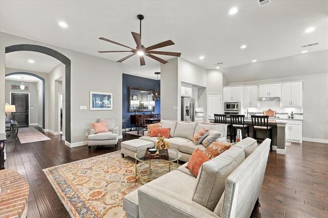 9909 Pikes Peak Place, Little Elm, TX photo 11
