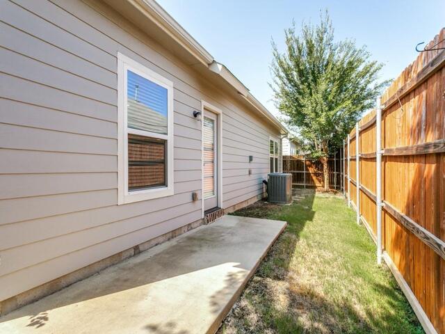 2217 Paxton, Way Denton, TX photo 25