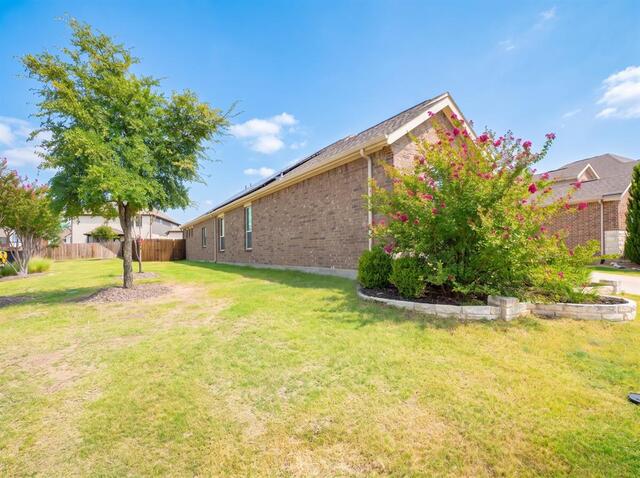 2105 Ella, Lane Carrollton, TX photo 4