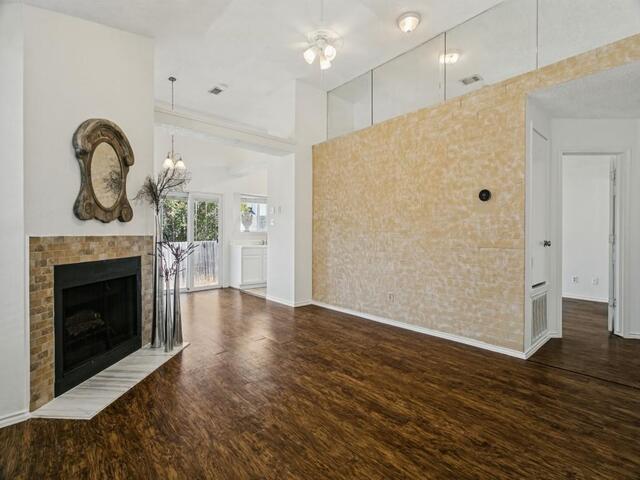 953, Ramblewood Lewisville, TX photo 3