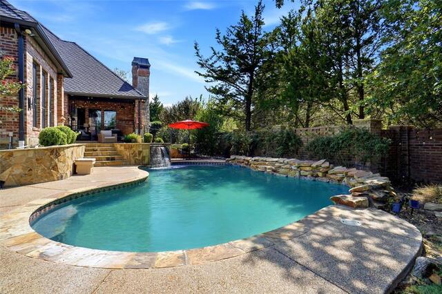 1804 Summit, Court Keller, TX photo 6
