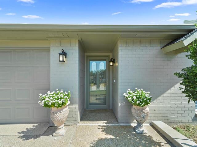 2033 Lymington, Road Carrollton, TX photo 4
