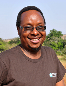 Steve Njumbi, Directeur des programmes, IFAW Afrique de l’Est Steve Njumbi, Directeur des programmes, IFAW Afrique de l’Est