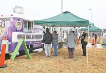 Derby, KS: Food trucks at DNMS bring in donations