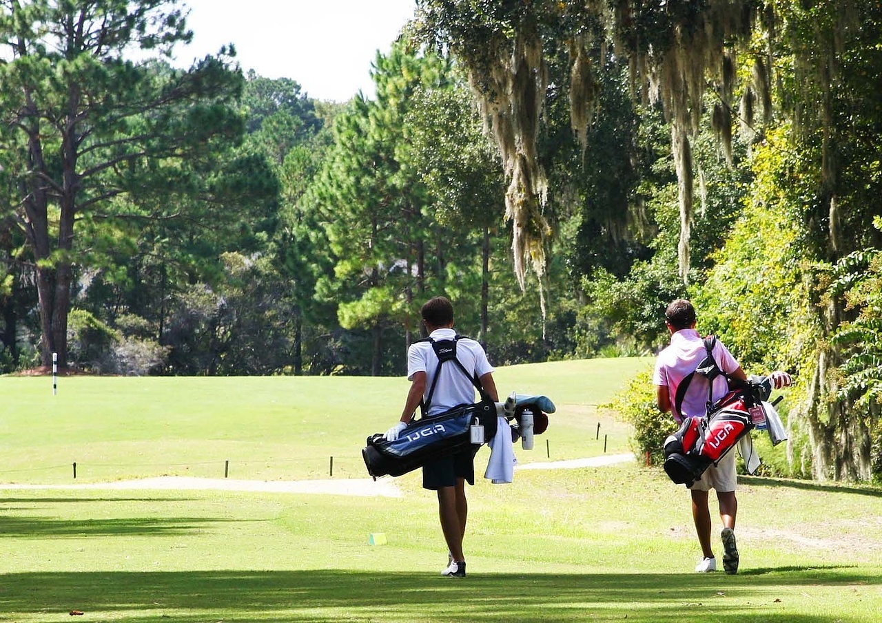 Should Junior Golfers Participate in Tournaments?