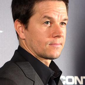 Mark Wahlberg Vs Matt Damon More Similar Than Just Their Looks Iknow Io
