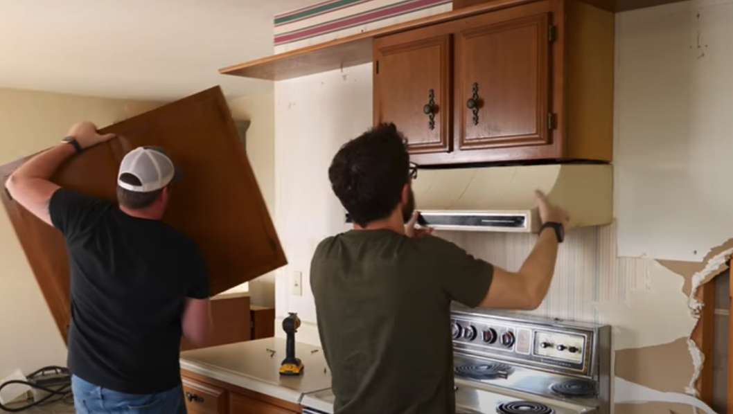 Should You Remodel A Kitchen By Yourself?