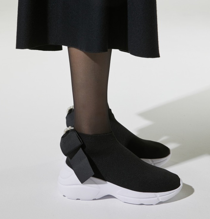 韓国限定 Jillstuart ジルスチュアート 人気のビジュースニーカーを今すぐチェック Buyma