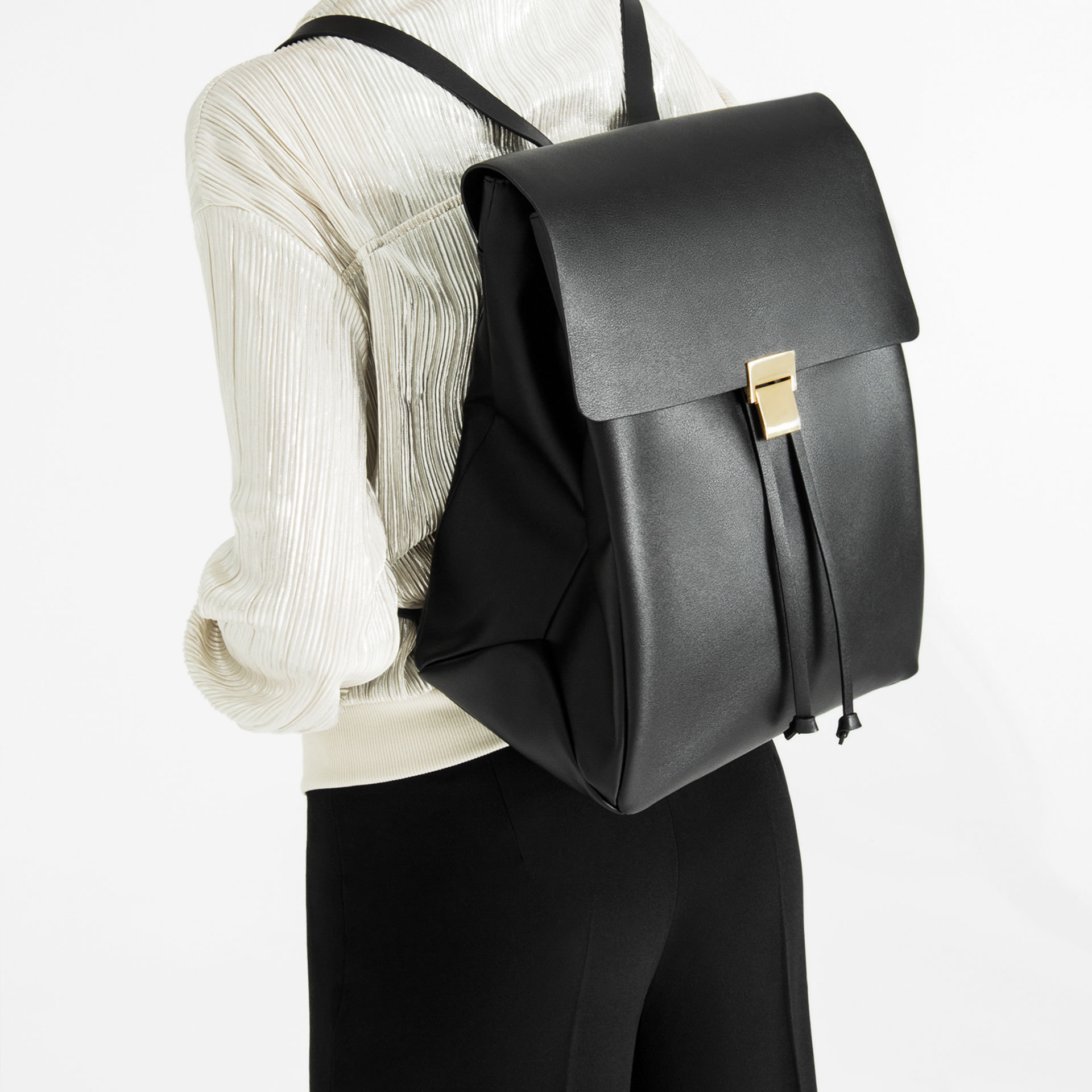 ZARA TRF all classy elegant backpack 8803 / 104 BUYMA