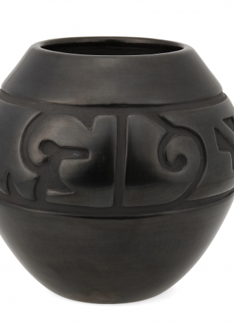 LuAnn Tafoya (b. 1938, Santa Clara Pueblo, New Mexico), blackware pot $800-$1,200 