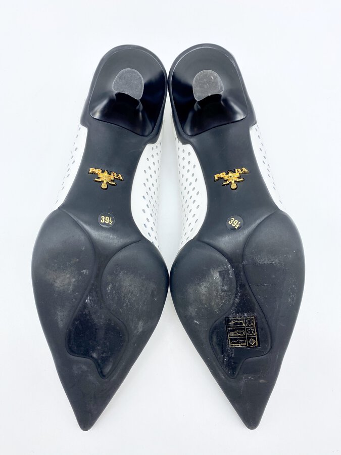 White Perforated Leather Pump w/Blk Sole 39.5