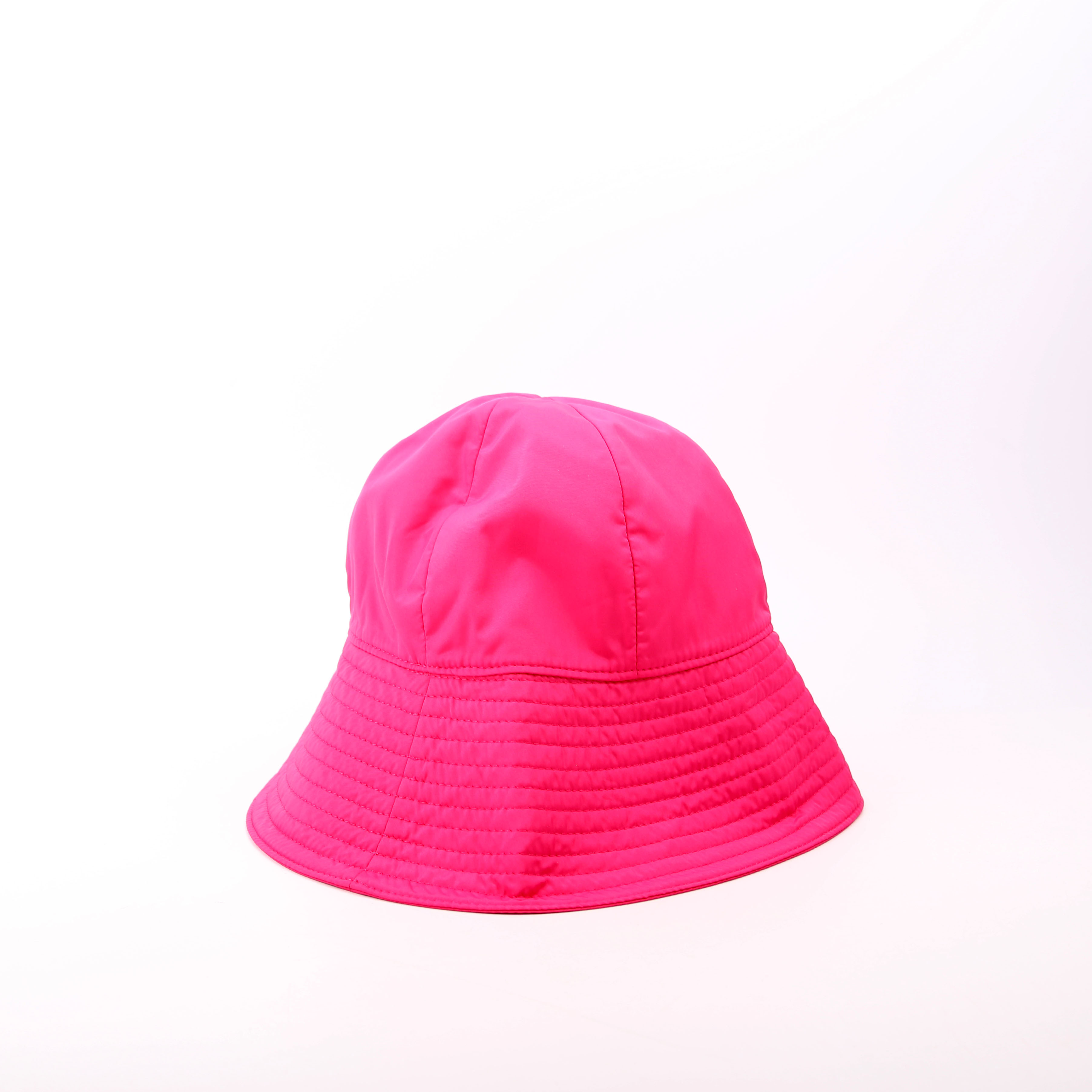 Gucci GG Logo Nylon Bucket Hat in Fluorescent Neon Pink, Size Large