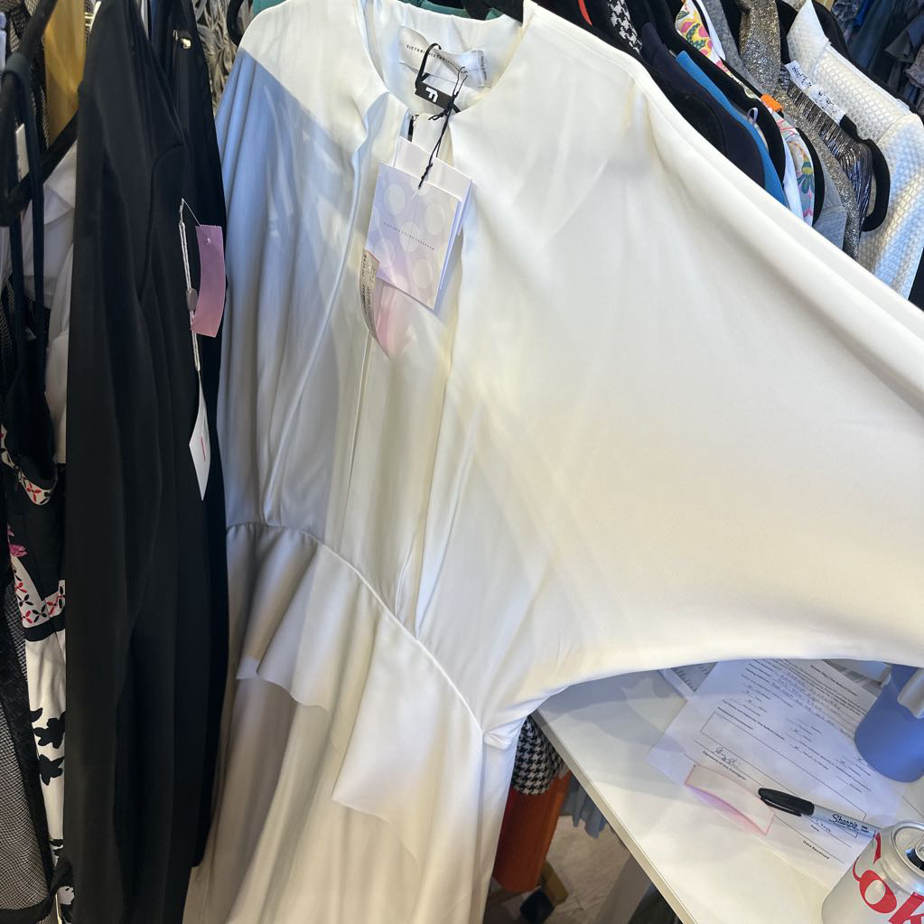 NWT White Crepe Long Sleeve Dress (550 Retail)