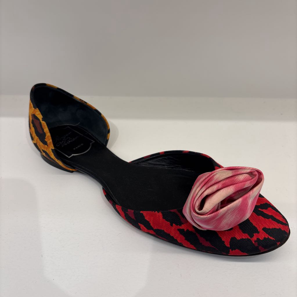 Silk Rose Front Flat