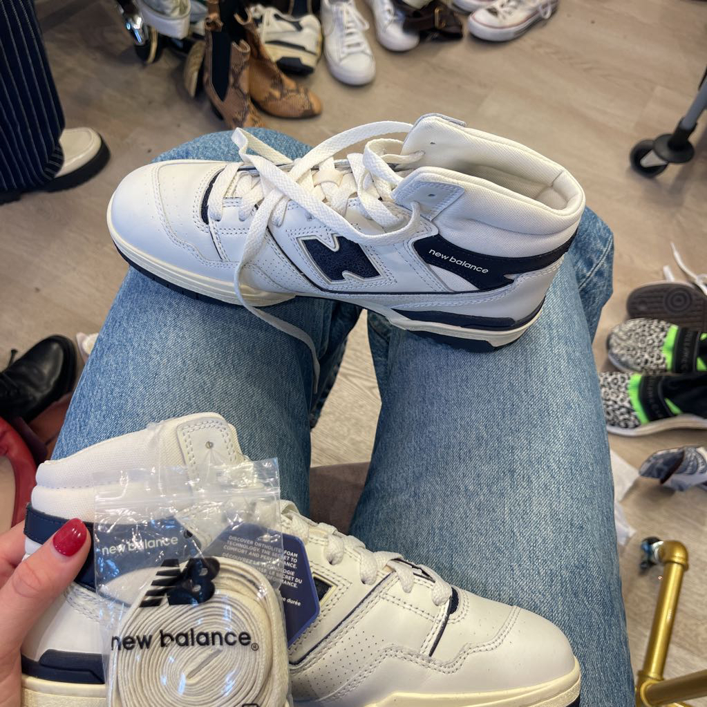 Navy/White Leather Sneakers