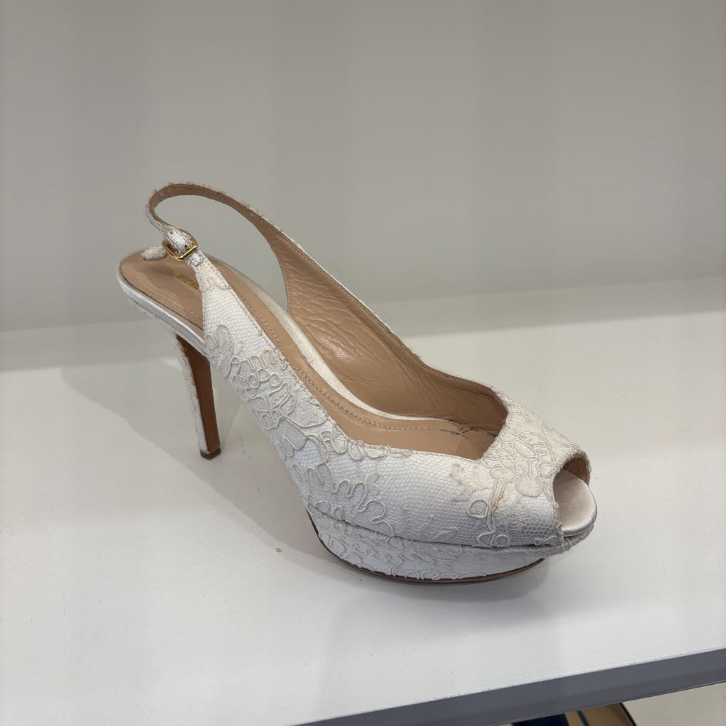 Nicholas Kirkwood White Lace Peep Toe Heels
