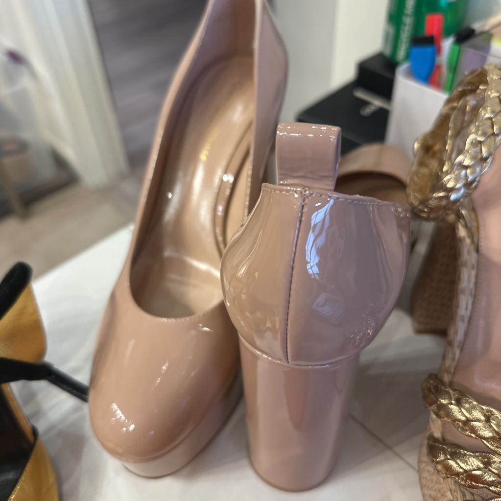 Gianvito Rossi Nude Patent Leather Platform Heel, 39
