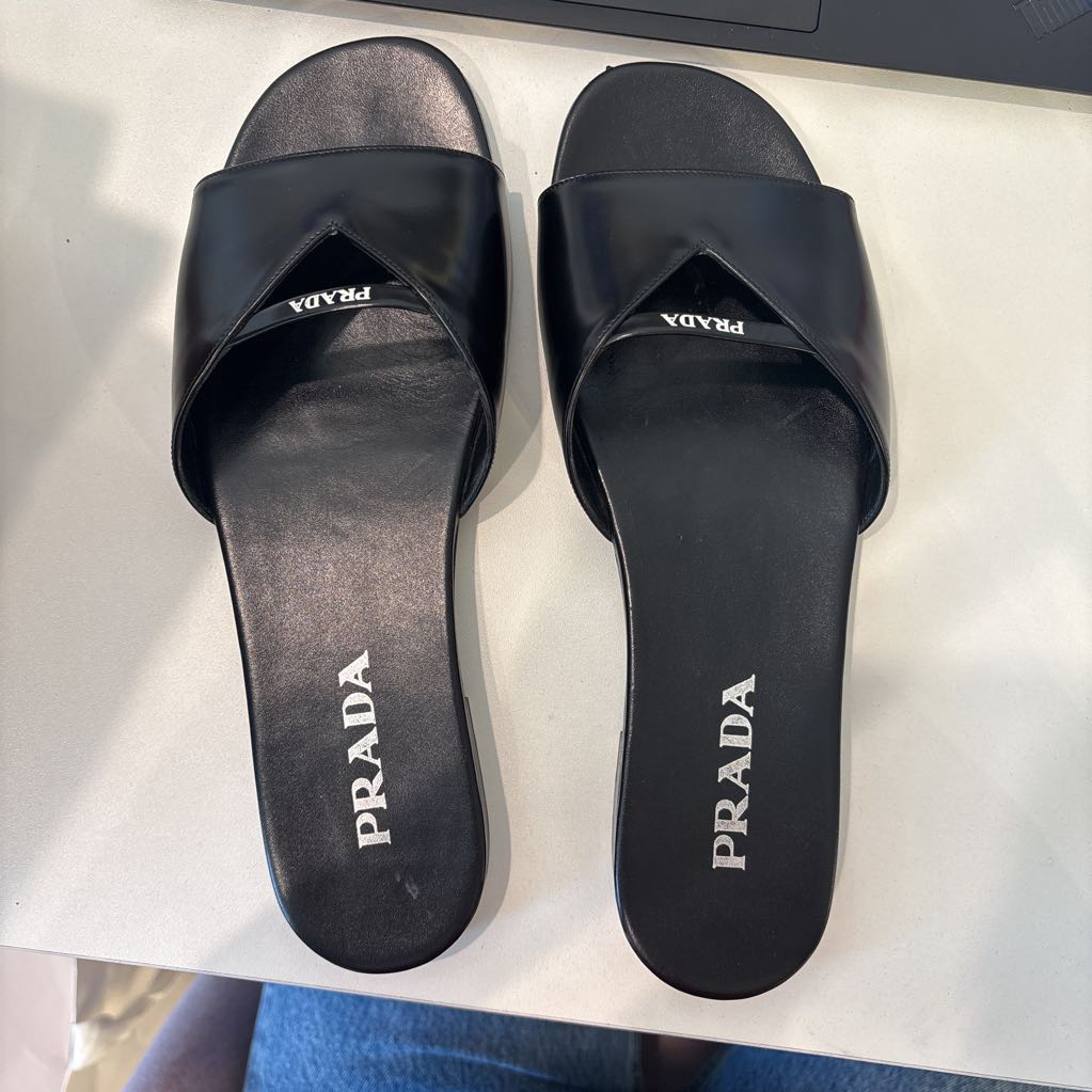 Black Leather Logo Slide