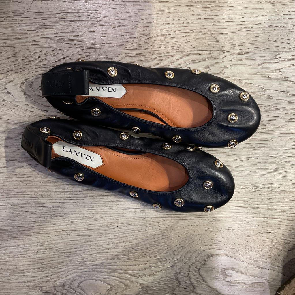Black Gromet Detail Ballet Flats