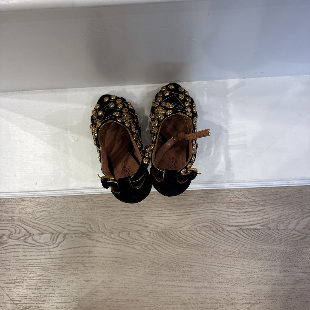 Alaia Studded Black/Gold Stud