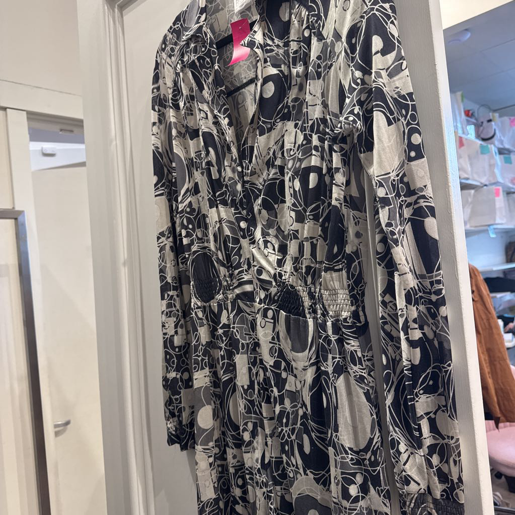 Chanel Black & White Abstract Print Dress, 38 (SS 2008) (AS IS)