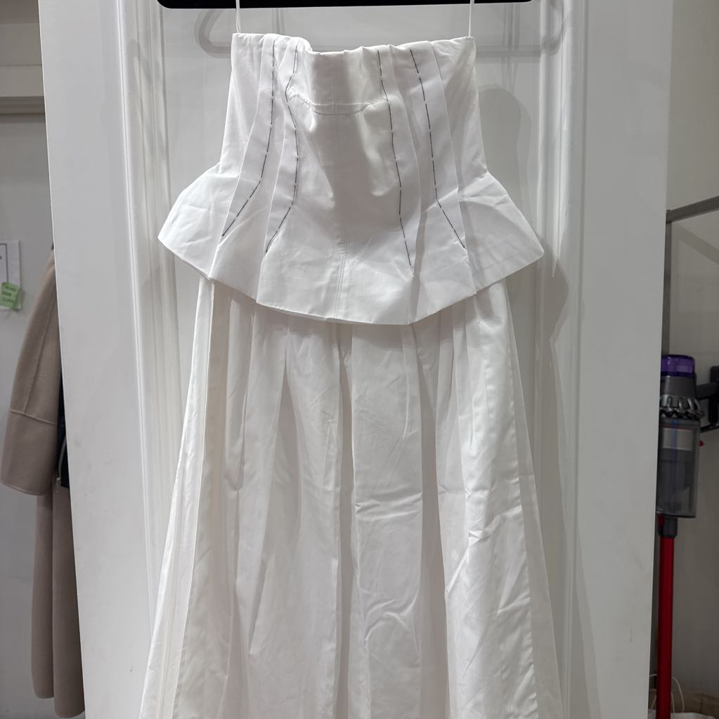 Nackiye White Strapless With Black Stich
