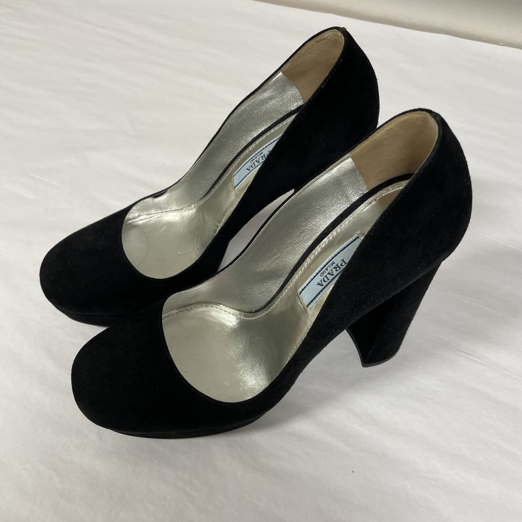 Black Platform Pumps