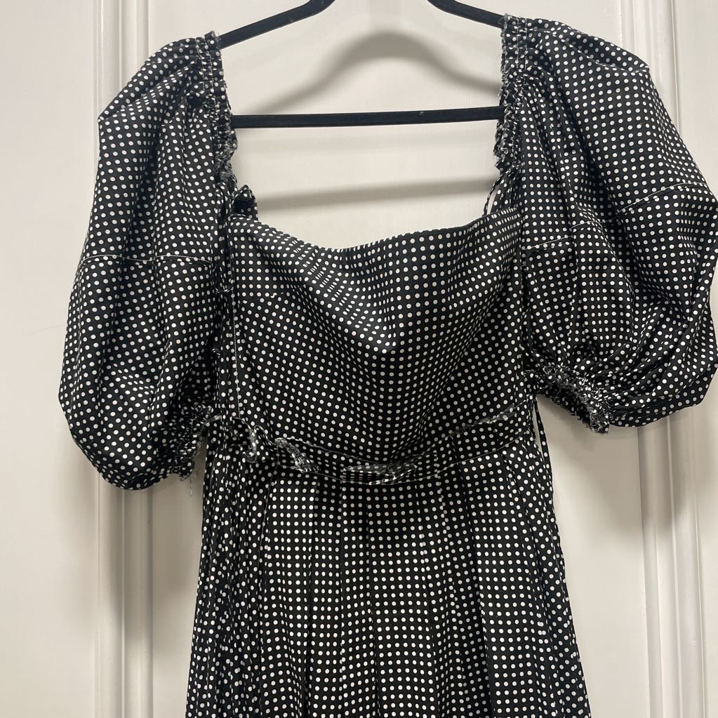 Black/White Polka Dot Cotton Off Shoulder Dress (est 2300)