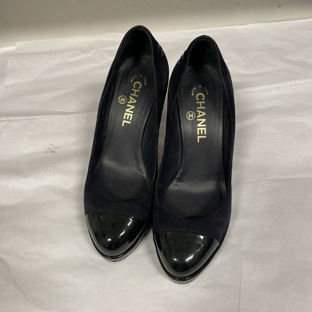 Black Suede Leather Cap Toe Pumps (37.5)