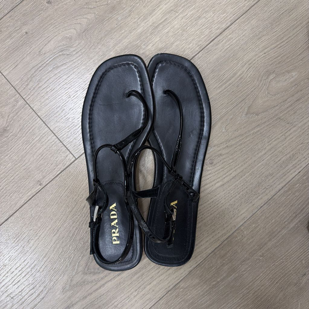 Black Leather T-Strap Sandal, 37.5