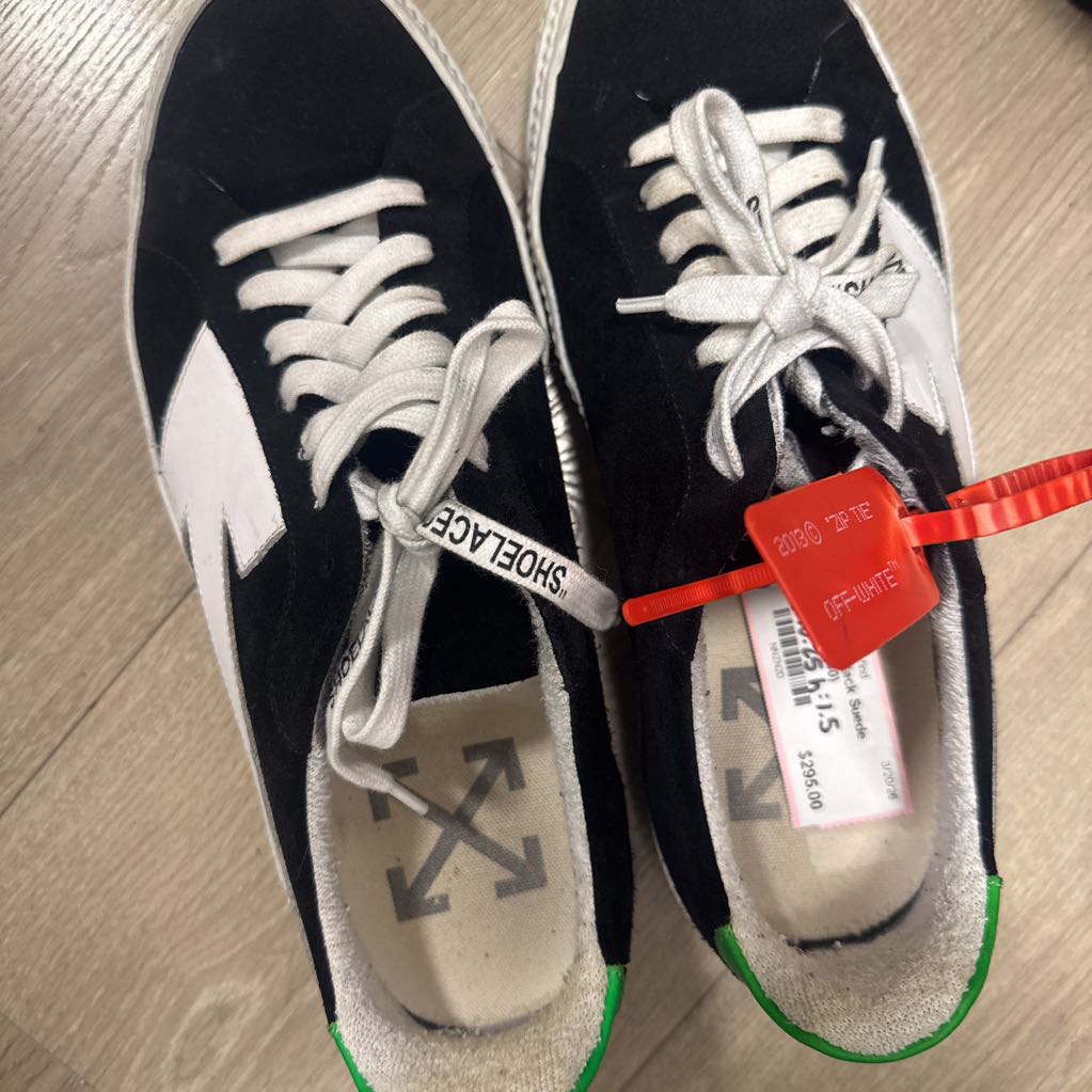Black Suede Sneakers (40)