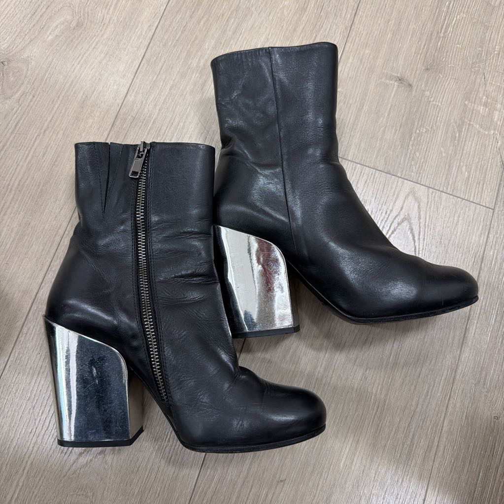 Black Leather Silver Heel Boot, 38