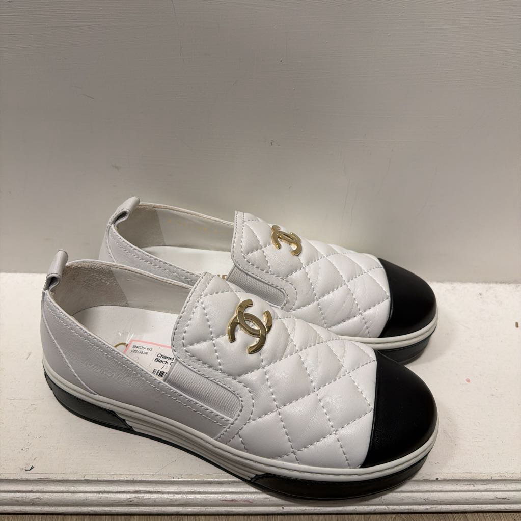 White Quilted Lambskin Black Cap Toe Slip-On Sneakers (NEW) (37.5)
