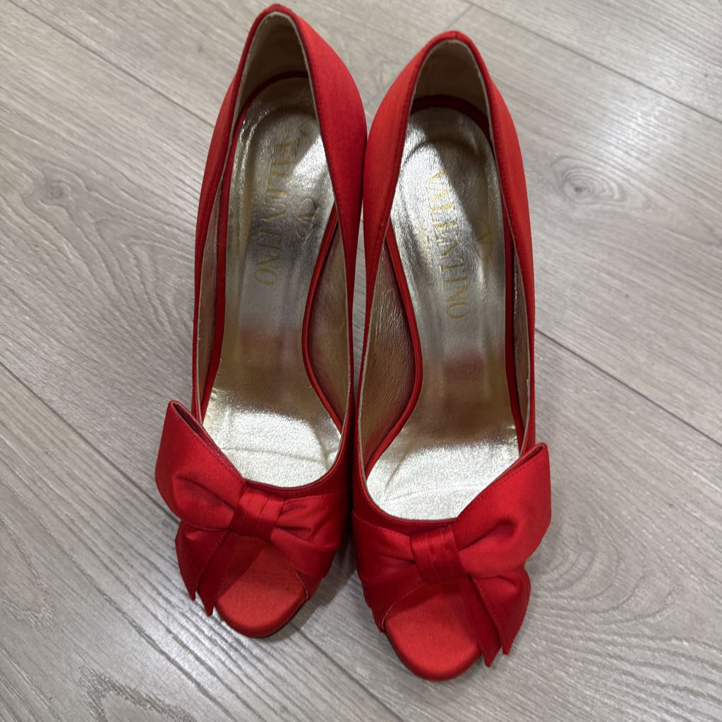 Red Satin Bow Pump
