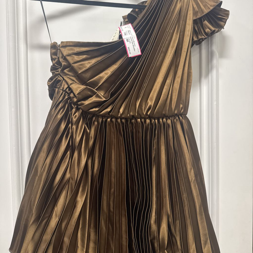 2019 Black/Bronze Pleated Layered One-Shoulder Gown