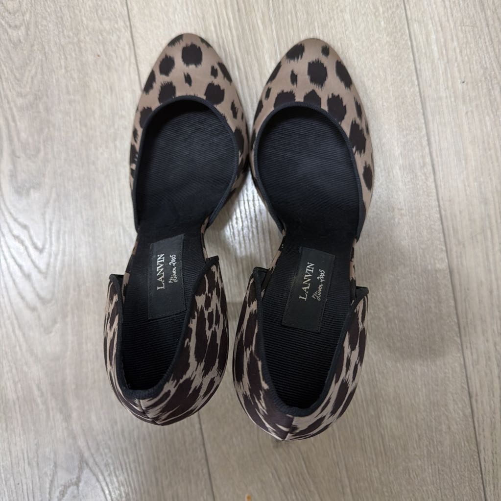 Lanvin Animal Print Round Toe Pump