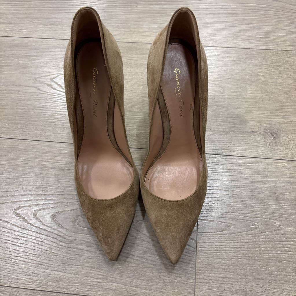 Tan Suede Pump