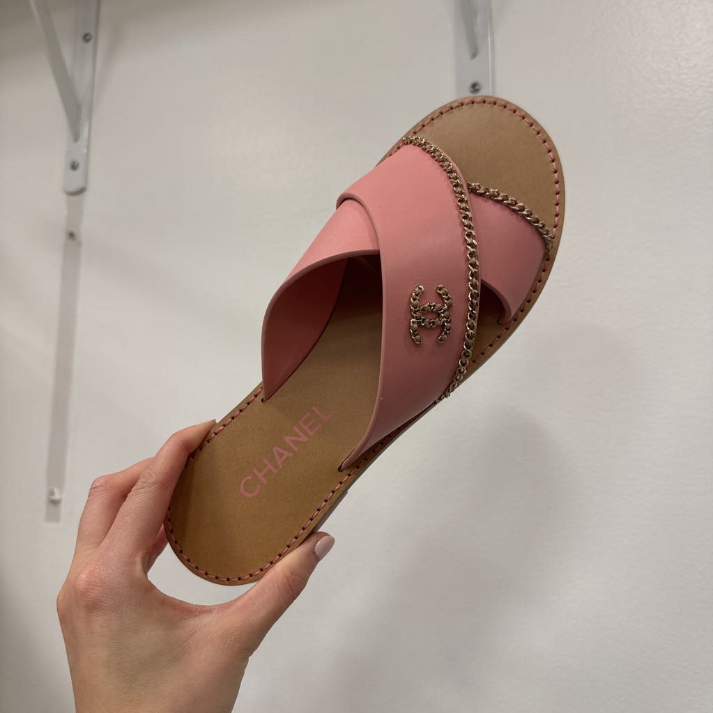 26C Pink Leather Chain Trim Mules (new, 1050)